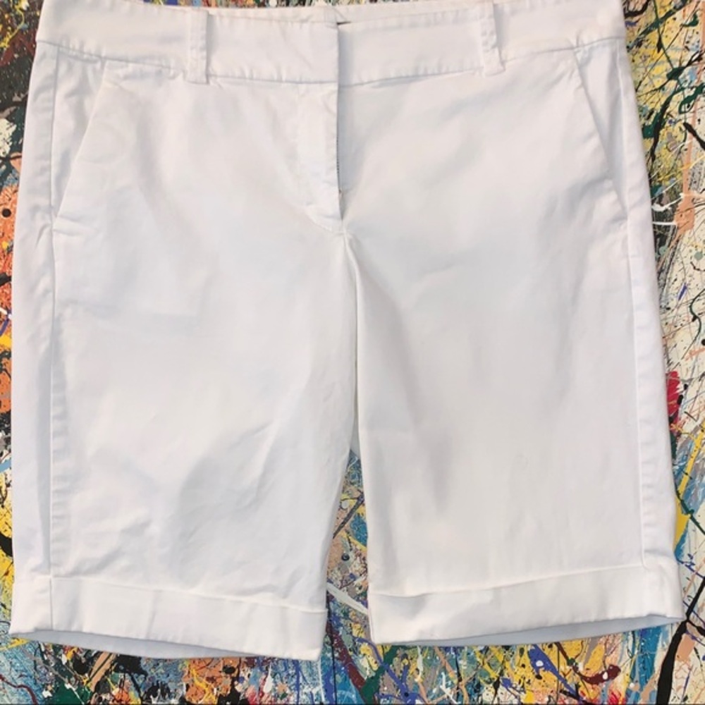 Ann Taylor white Bermuda Shorts.
